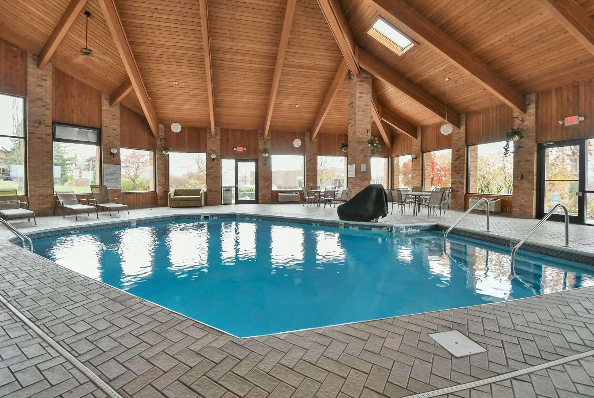 Baymont By Wyndham Zanesville Exterior foto