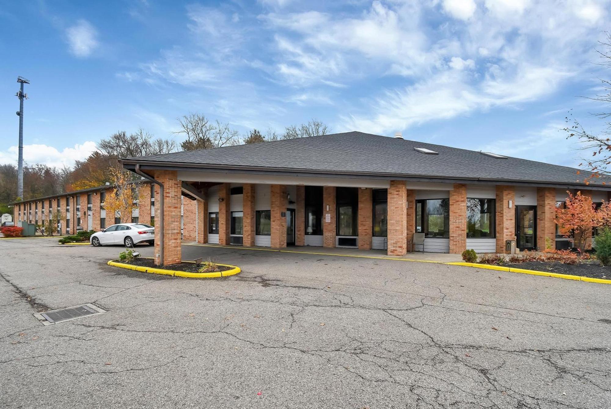 Baymont By Wyndham Zanesville Exterior foto